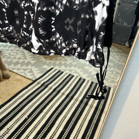 Fabletics Work Out Tank - Picture 6 of 8